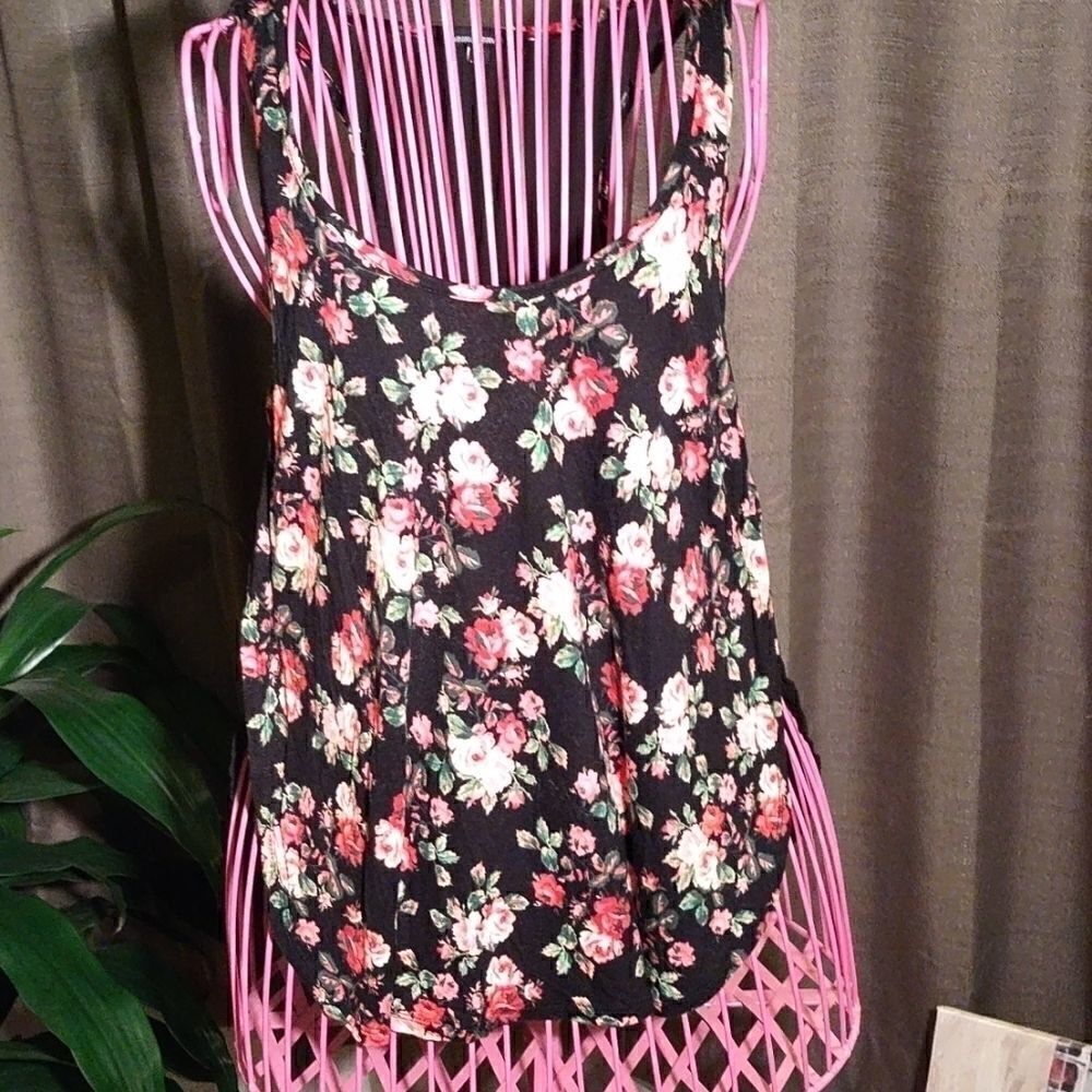 Ambiance Floral Tank Top sz Small